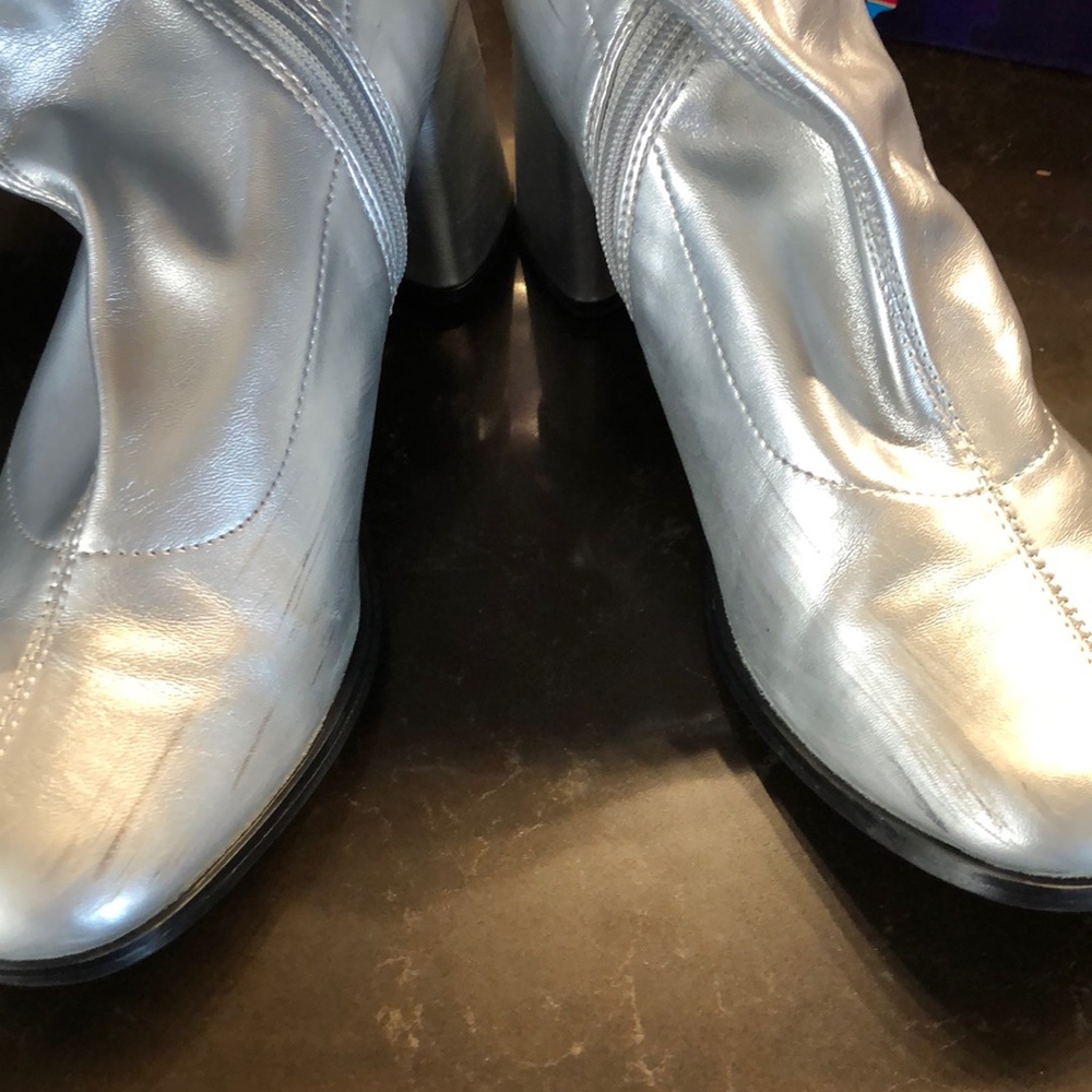 Go Go disco Diva S costume & silver boots - Picture 3 of 8